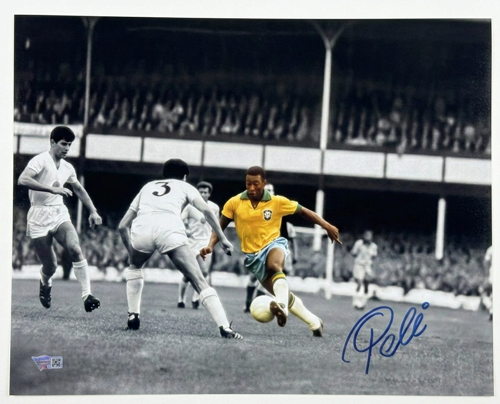Pelé Signed 11x14 Brazil Iconic Action Photo