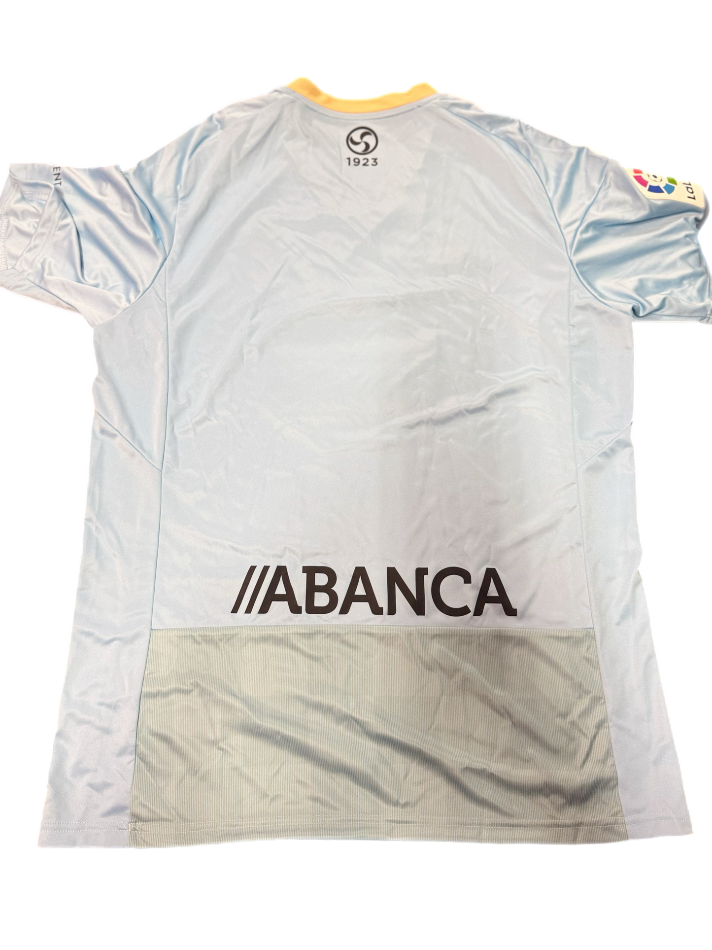 Celta de Vigo Squad Signed Jersey – Celta vs Sevilla (12/30/2022) | MatchWornShirt COA