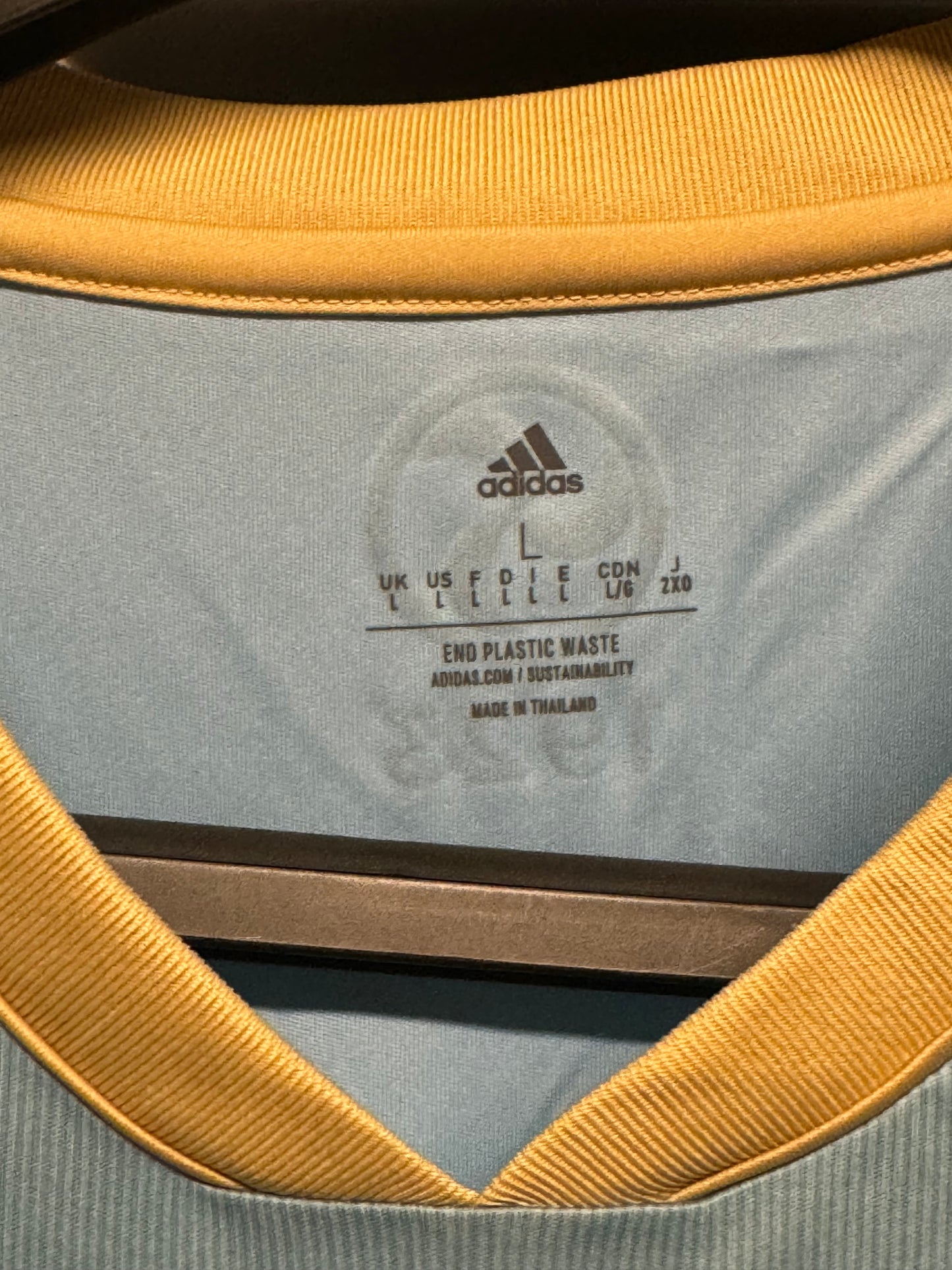 Celta de Vigo Squad Signed Jersey – Celta vs Sevilla (12/30/2022) | MatchWornShirt COA