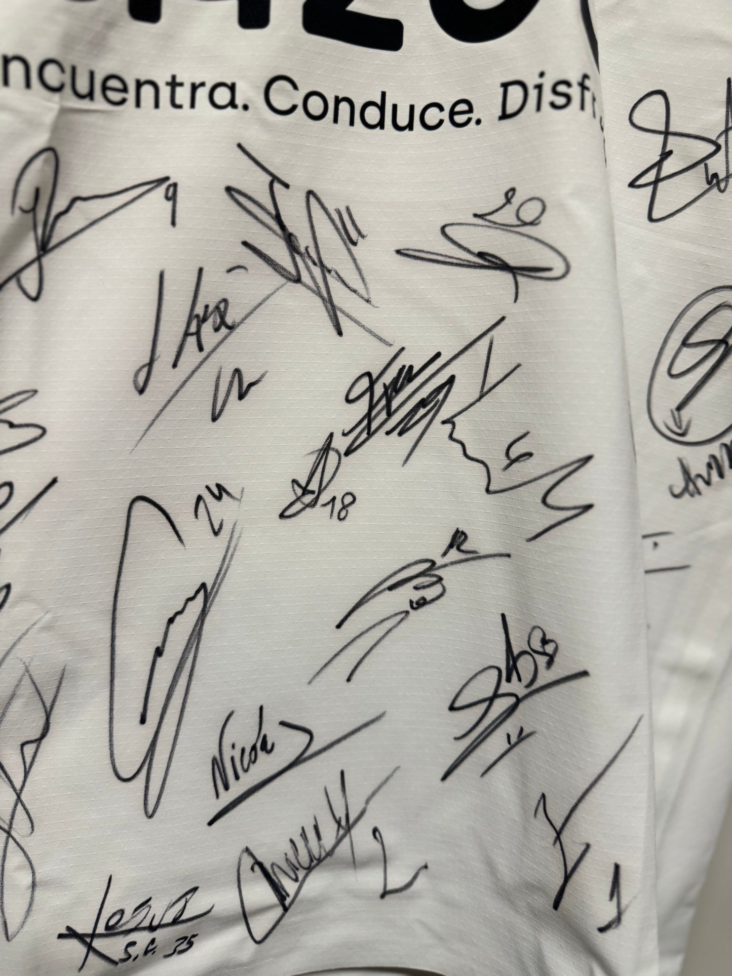 Valencia CF Team-Signed Jersey – MatchWornShirt Authenticated