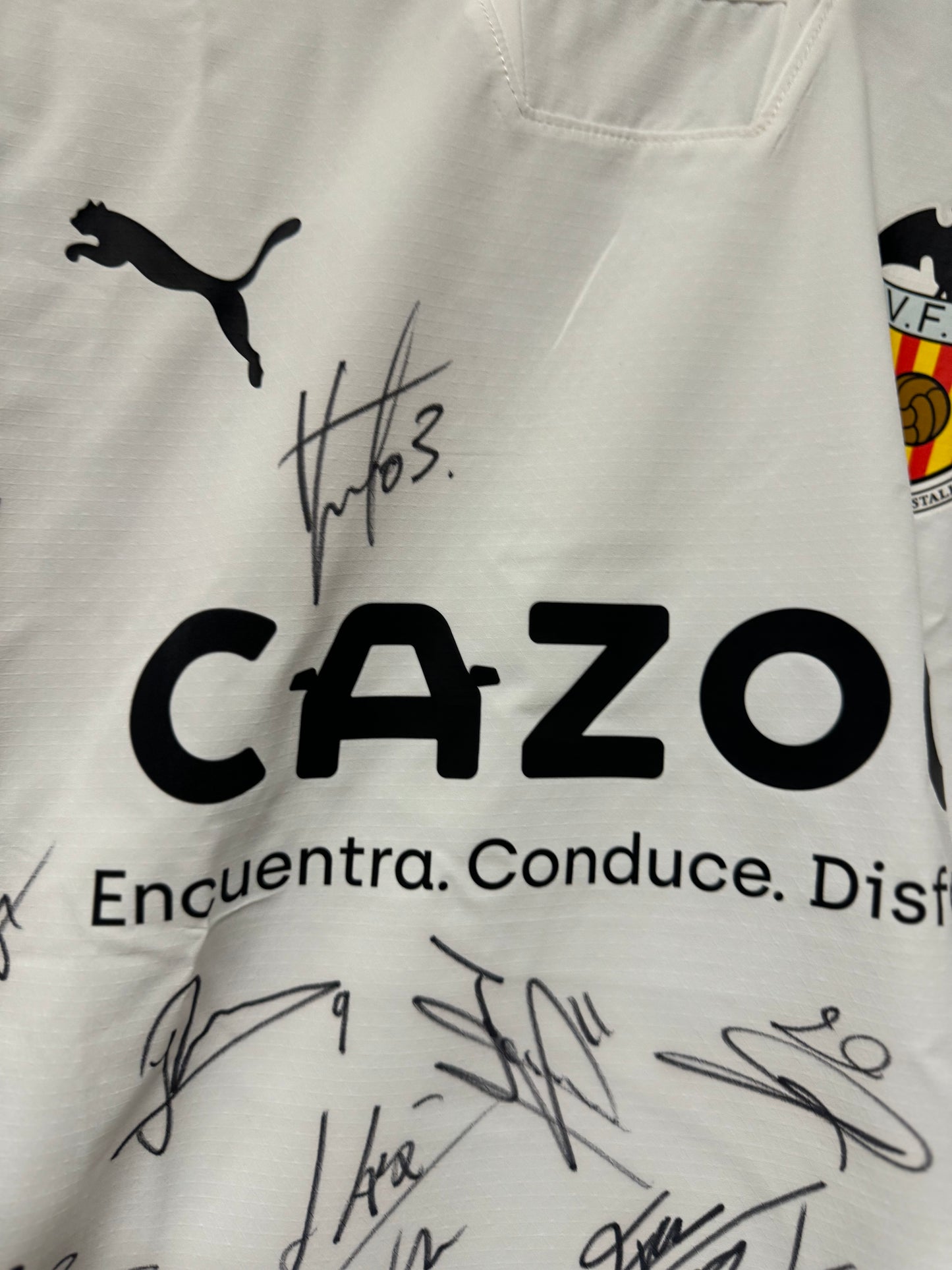 Valencia CF Team-Signed Jersey – MatchWornShirt Authenticated