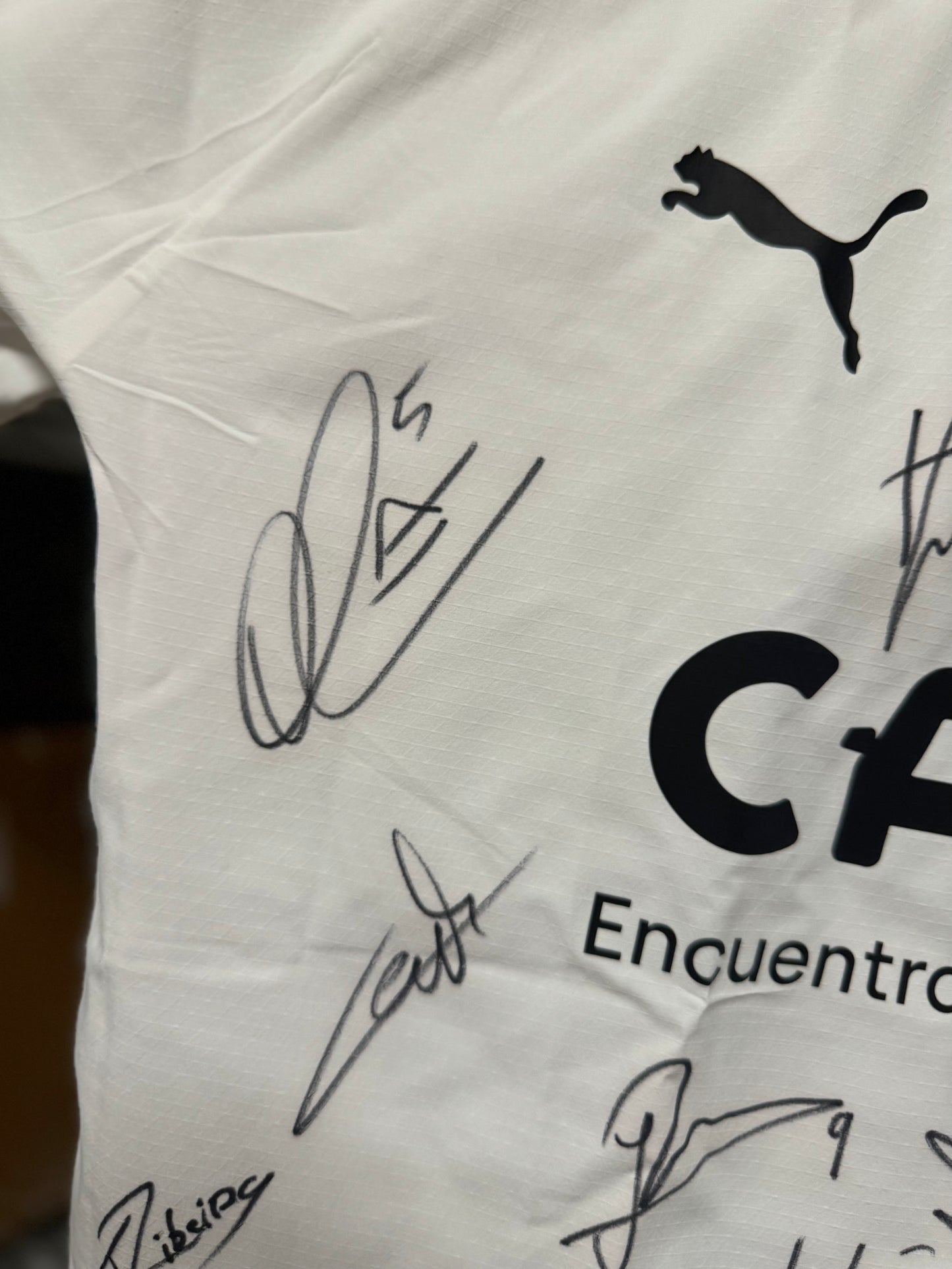 Valencia CF Team-Signed Jersey – MatchWornShirt Authenticated
