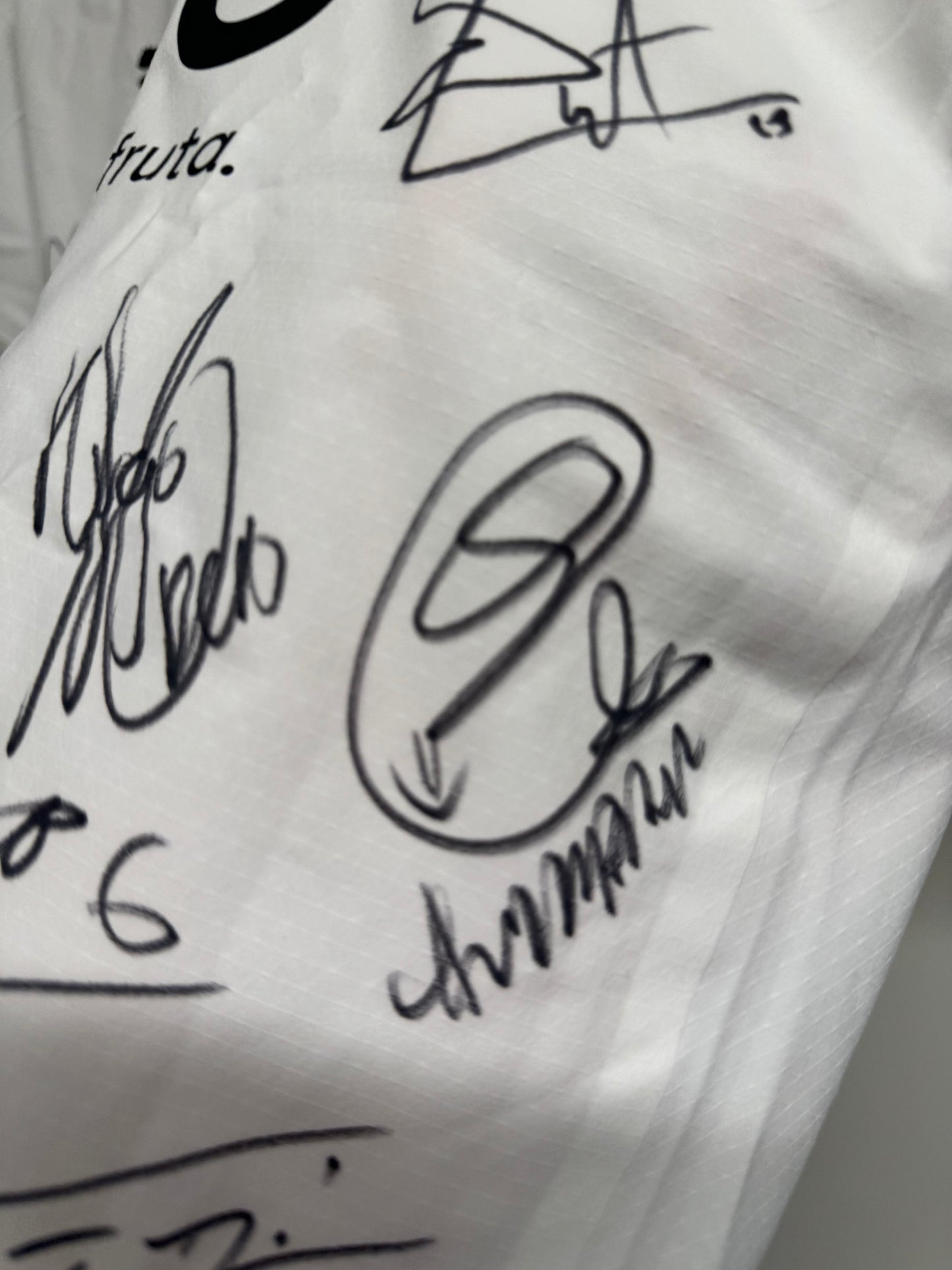Valencia CF Team-Signed Jersey – MatchWornShirt Authenticated