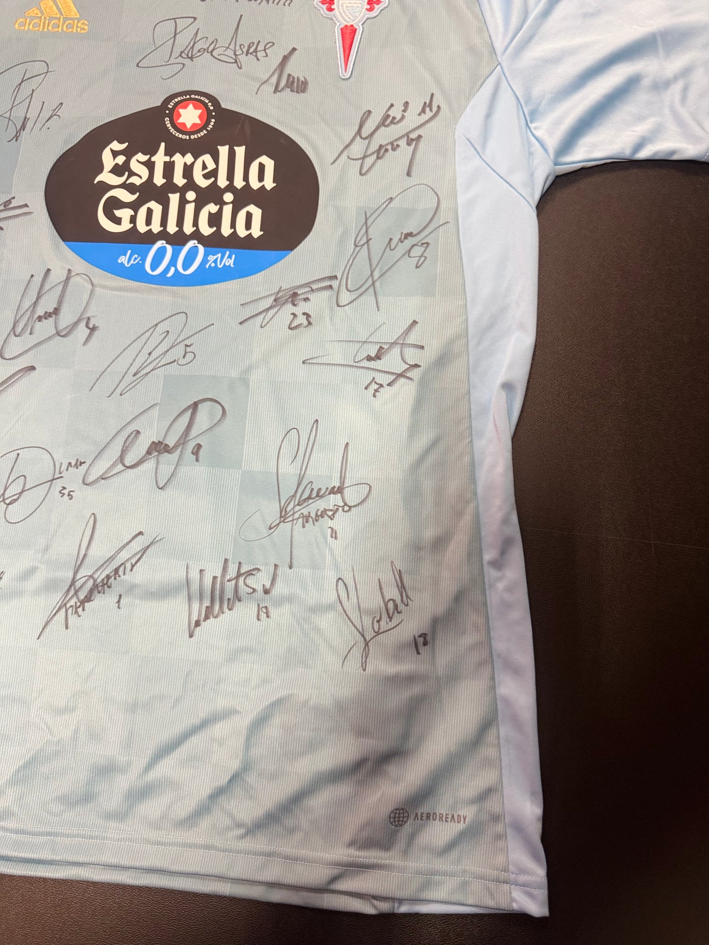 Celta de Vigo Squad Signed Jersey – Celta vs Sevilla (12/30/2022) | MatchWornShirt COA