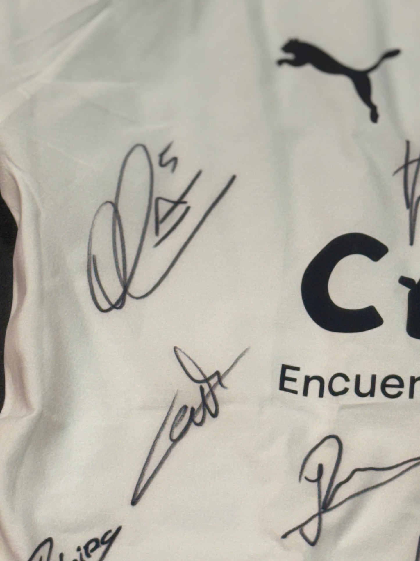 Valencia CF 2022/23 Squad Signed Jersey