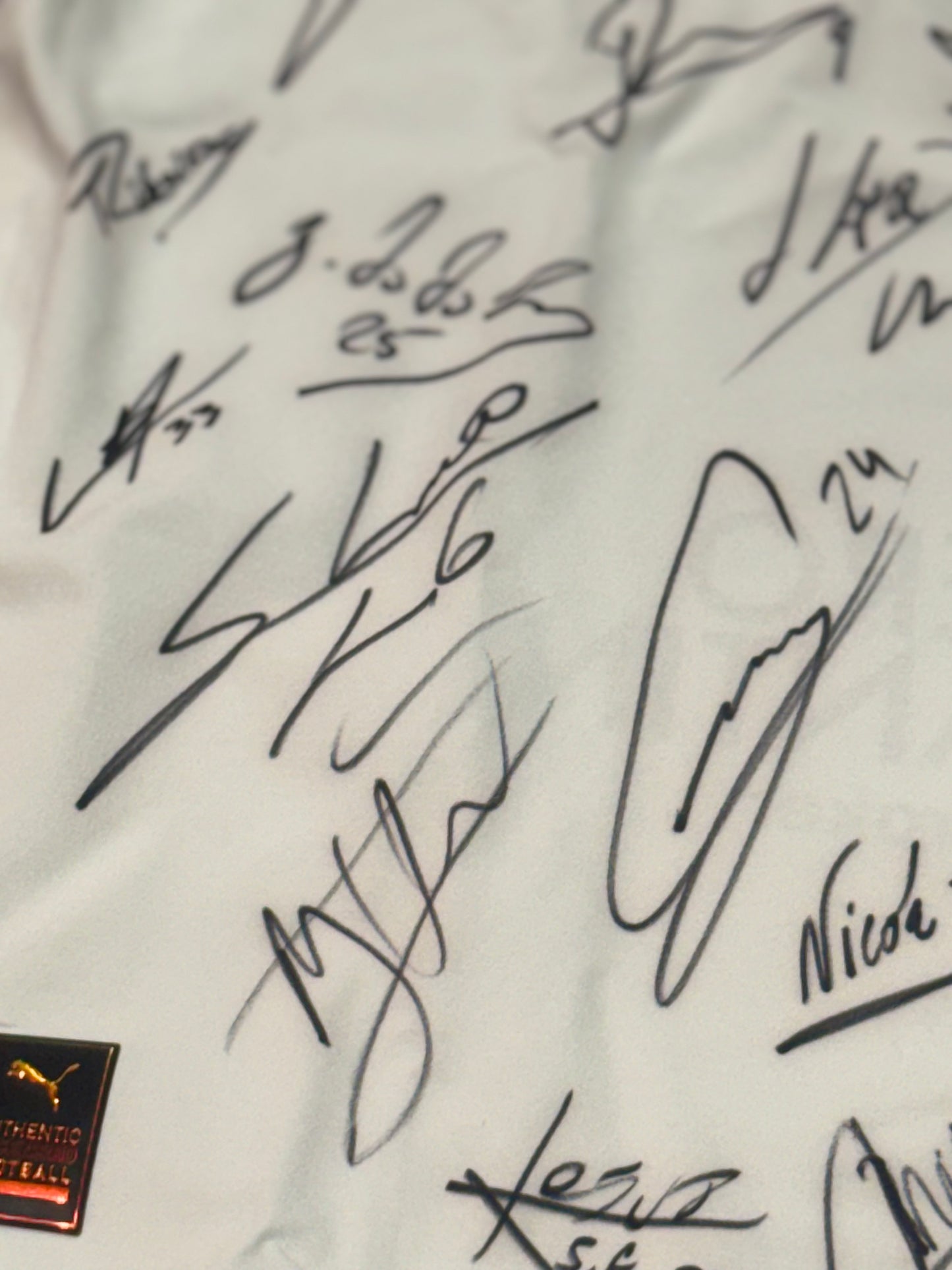 Valencia CF 2022/23 Squad Signed Jersey