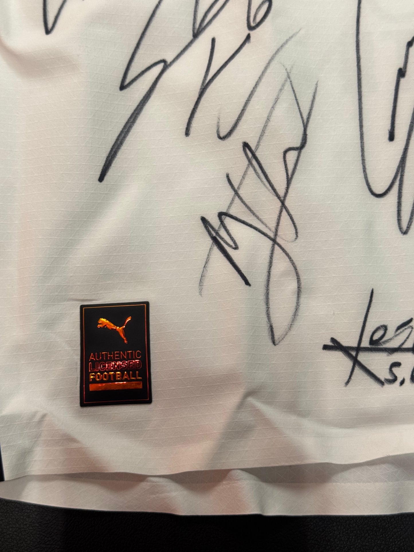 Valencia CF 2022/23 Squad Signed Jersey