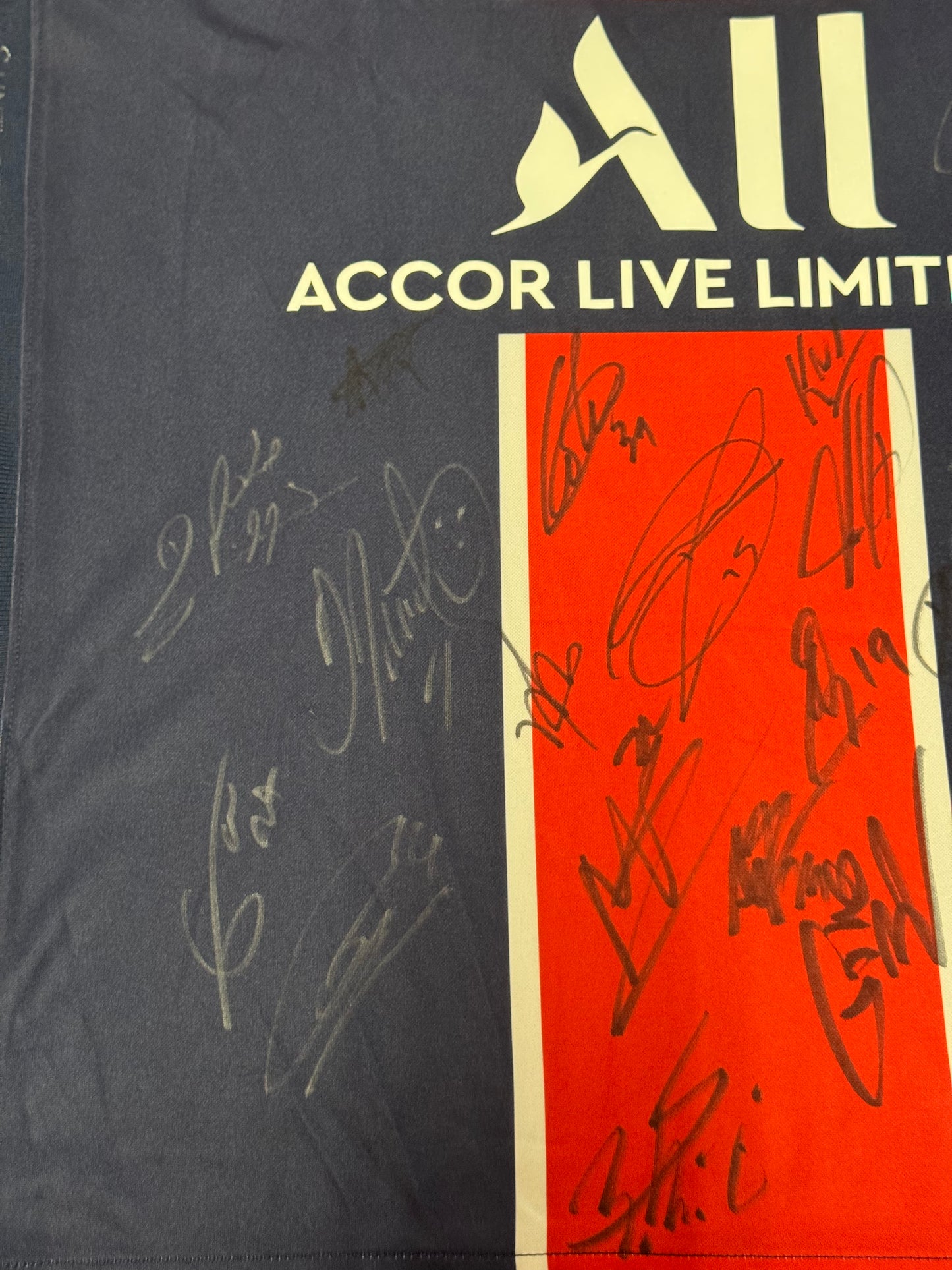 PSG 2020/21 Squad Signed Jersey – Includes Kylian Mbappé
