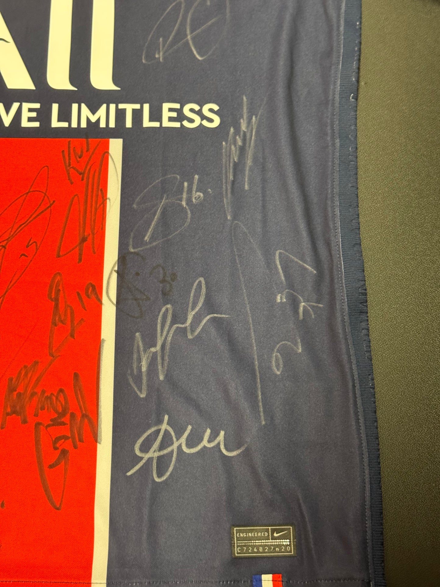 PSG 2020/21 Squad Signed Jersey – Includes Kylian Mbappé