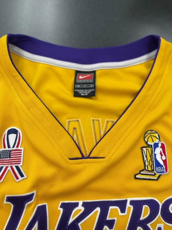 KOBE BRYANT SIGNED AUTHENTIC LAKERS GOLD JERSEY