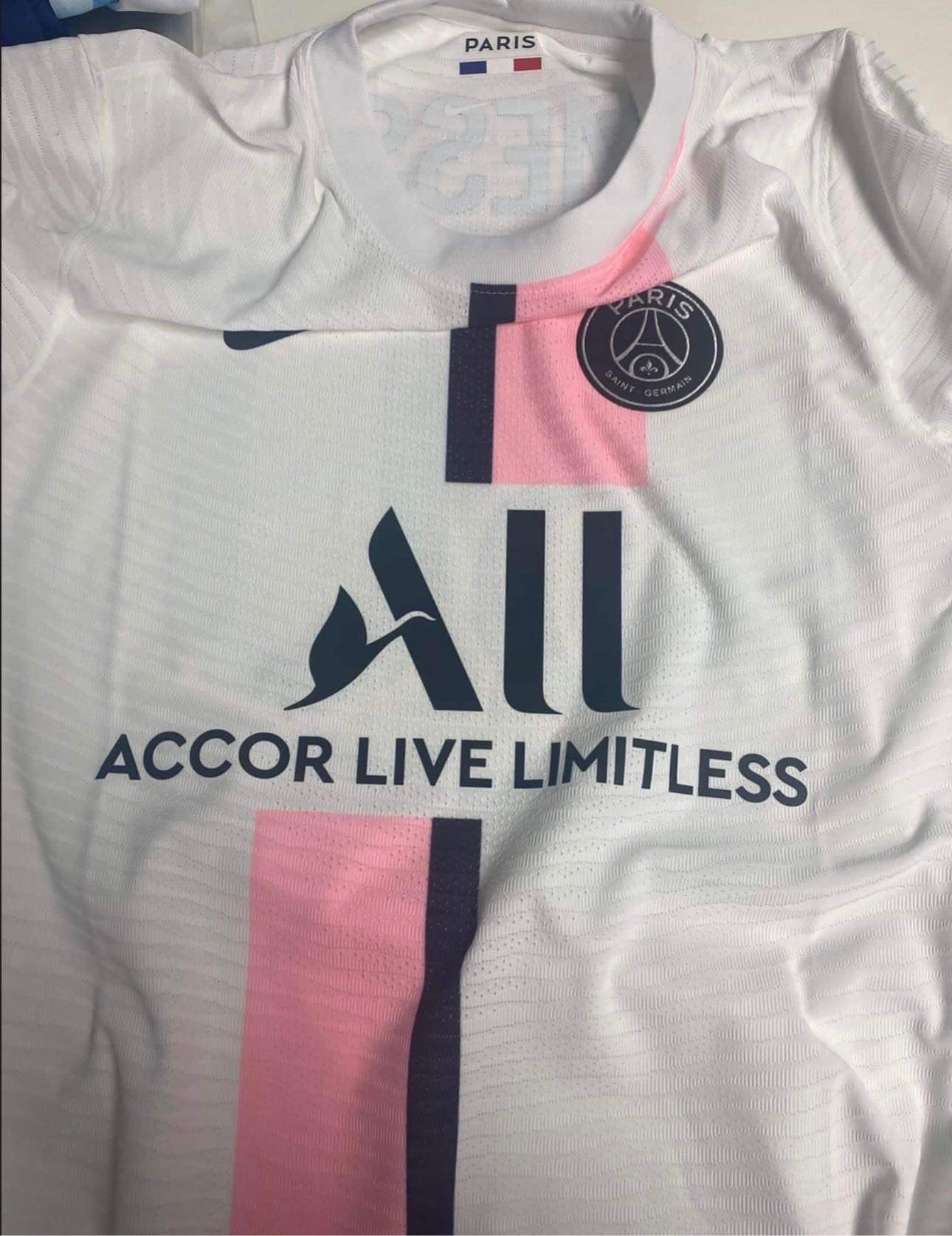Lionel Messi Signed Player Issue PSG Jersey