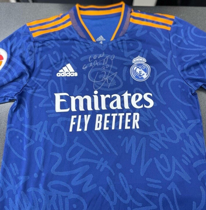 Vinícius Jr. Signed & Inscribed Real Madrid Jersey – 2021/22 Away Match Issue (Autographed)