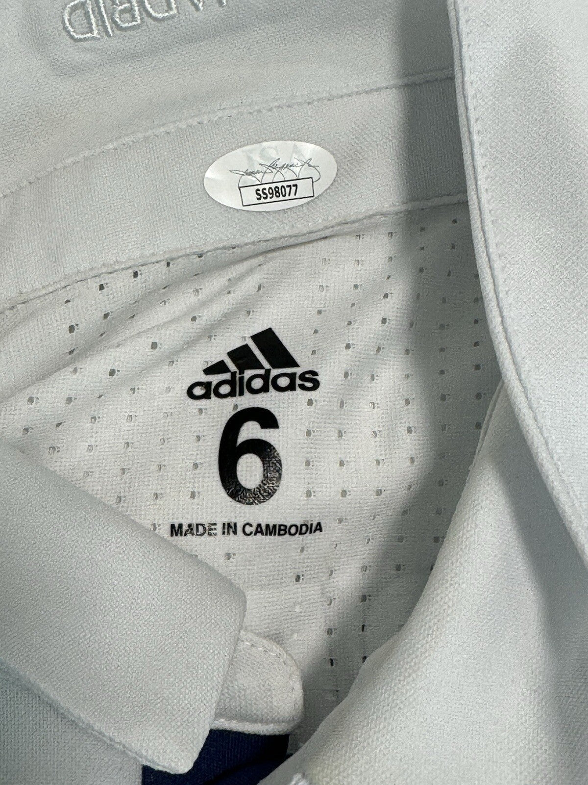 Luka Modrić Signed Real Madrid Jersey – 2016/17 Player Issue