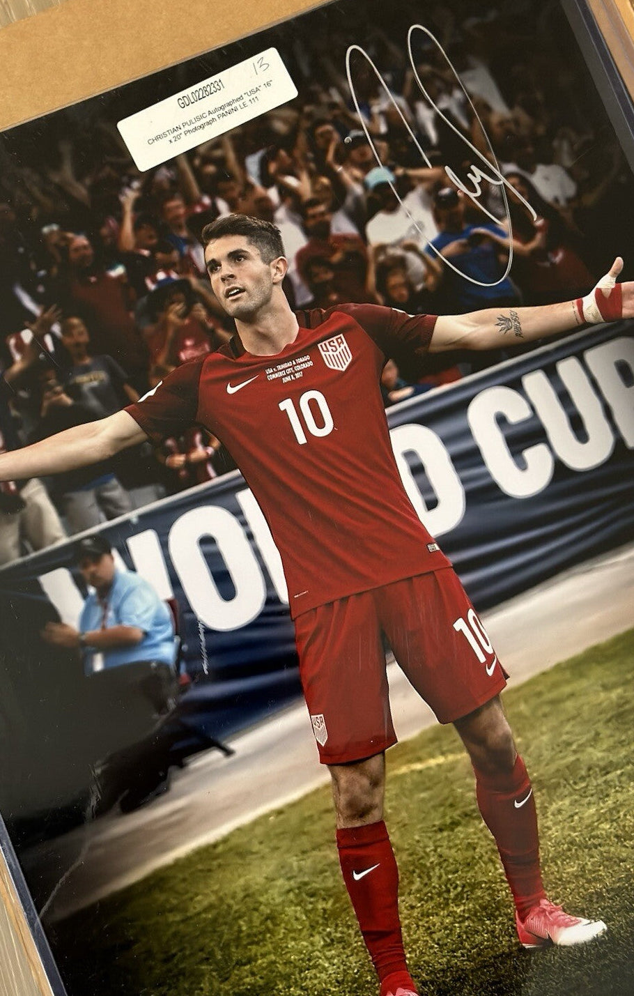 Christian Pulisic Signed USMNT RED 16x20 Photos– Limited Edition