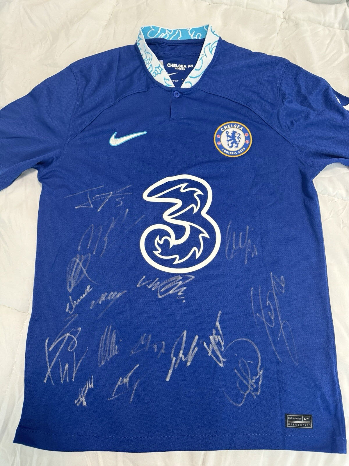 Chelsea FC Official Team-Signed 2022/23 with Club Certificate
